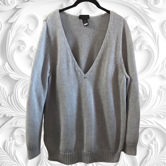 Lane Bryant Grey Deep V-Neck Sweater Size 18/20 - Picture 3 of 3